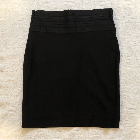 ELIZABETH & JAMES**Black Stretchy Skirt**US 4 - Picture 4 of 4